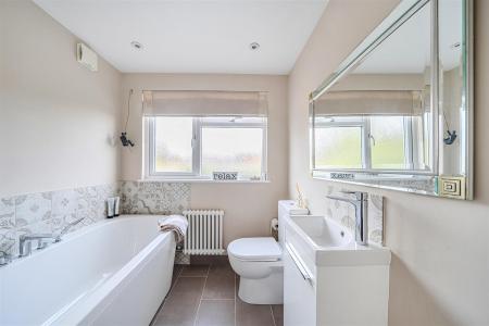 Sherborne Way - En-Suite.jpg