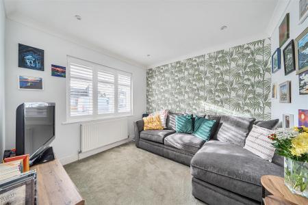 Sherborne Way - Bed 3 Snug.jpg