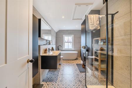 Yorke Road -Bathroom.jpg