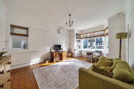 Durban Road West - Lounge 3.jpg