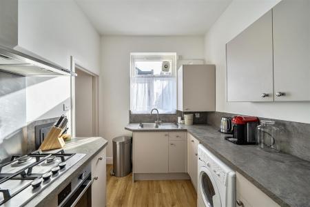 Durban Road West - Kitchen 1 (2).jpg