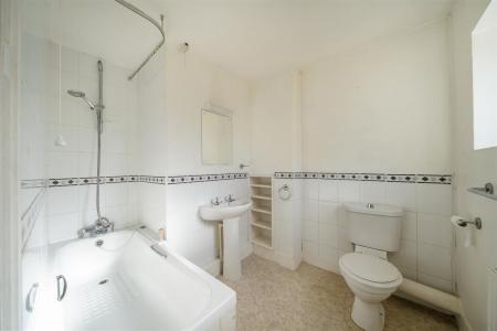 Grove Road - Bathroom.jpg