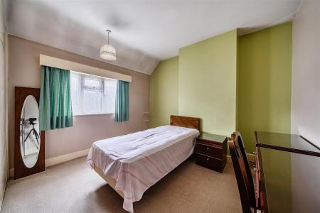 Rickmansworth Road - Bed 2.jpg