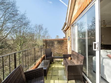 Salters Close - Balcony.jpg