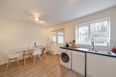 Heckford Close - Kitchen Diner 1.jpg