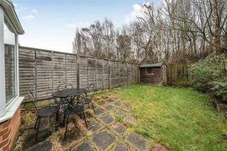 Heckford Close - Garden.jpg