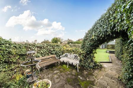 Baldwins Lane - Garden 1.jpg