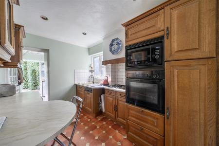 Baldwins Lane - Kitchen 2.jpg