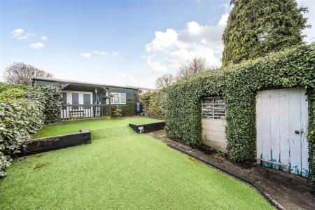 Baldwins Lane - Garden.jpg