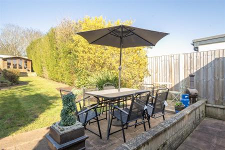 Durrants Drive - Garden 2.jpg