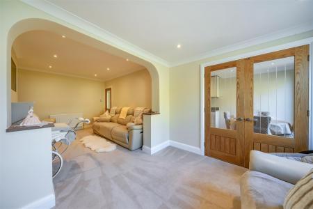 Durrants Drive - Lounge 3.jpg