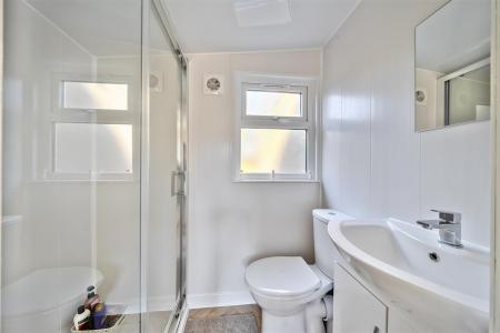 Durrants Drive - Shower room.jpg