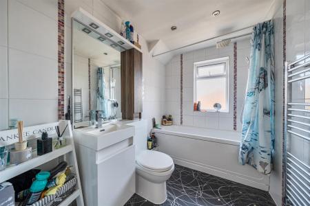 Frankland Road - Bathroom Ups.jpg