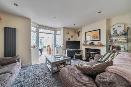 Frankland Road - Lounge 1.jpg