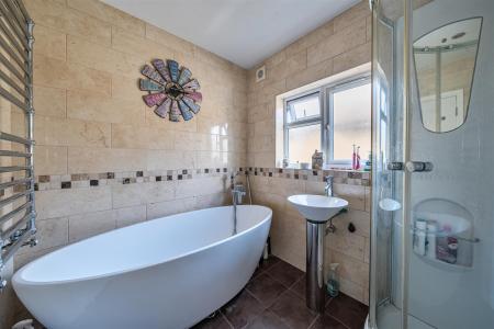 Frankland Road - Bathroom.jpg