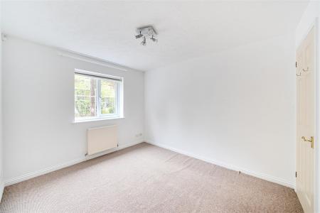 Mallard Court - Bed 1.jpg