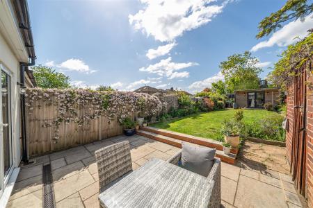 Barton Way - Garden 3.jpg