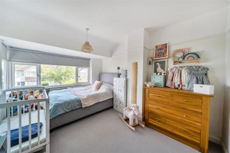 Barton Way - Bed 2.jpg