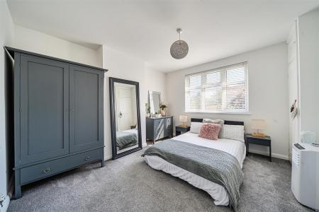 Kenilworth Drive - Bed 4.jpg