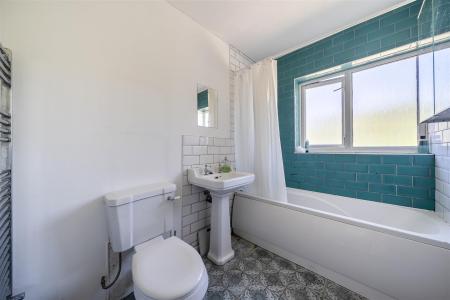 Sycamore Road - Bathroom.jpg