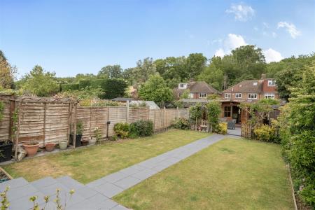 Links Way - Garden 1.jpg