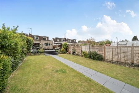 Links Way - Garden.jpg