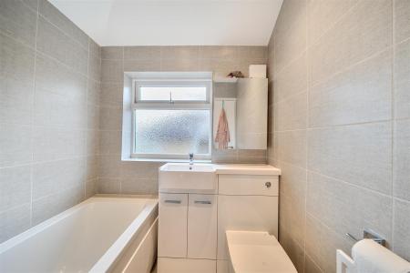 Beechcroft Avenue - Bathroom.jpg