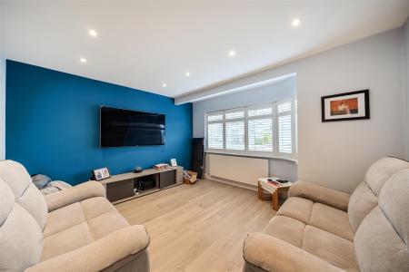 Beechcroft Avenue - Lounge.jpg