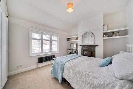 Cassiobridge Road - Bed 1.jpg