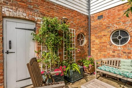 Annexe Courtyard