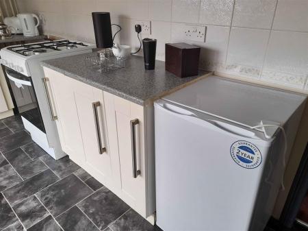 Kitchen 2.jpg