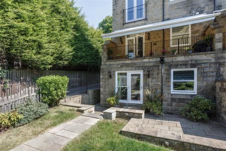 Balcony & Private Garden/Terrace