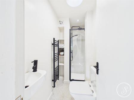 Downstairs Shower Room / En-suite