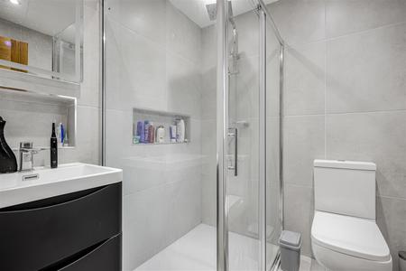 En-suite 1