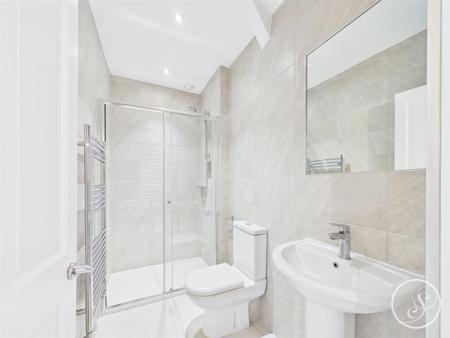Bed 4 En-suite