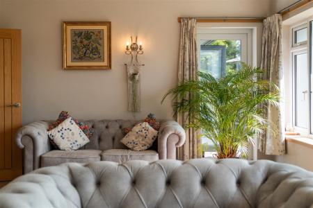 Living Room-6.jpg