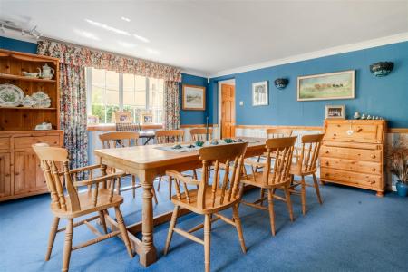 Dining Room-3.jpg