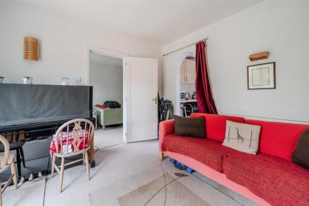 Ground Floor Flat-4.jpg