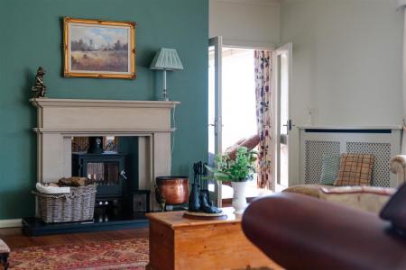 Living Room-8.jpg