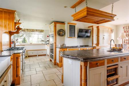 Kitchen-2.jpg