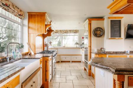 Kitchen-3.jpg
