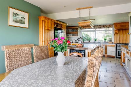 Kitchen-5.jpg