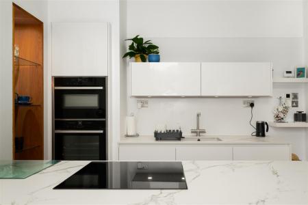 Kitchen-8.jpg