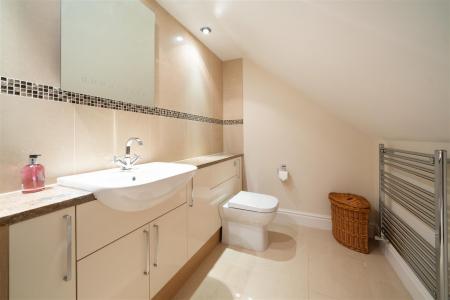 upstairs bathroom-2.jpg