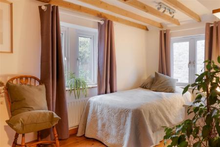 Bedroom4.jpg