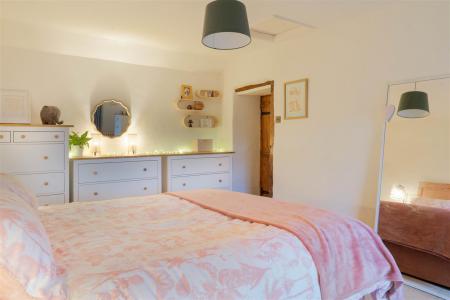 Bedroom2-7.jpg