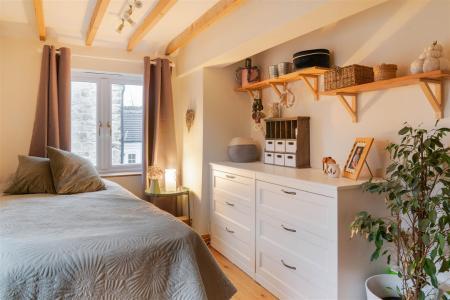 Bedroom4-2.jpg