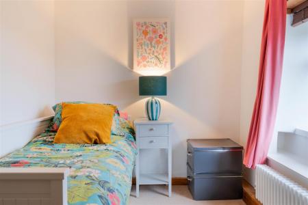 Bedroom1-2.jpg
