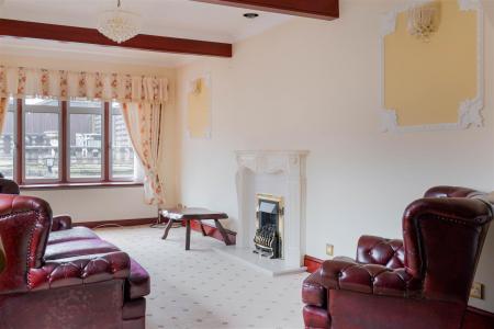 Living Room - Diner-2.jpg