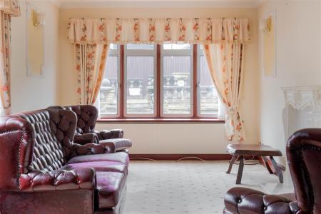 Living Room - Diner.jpg